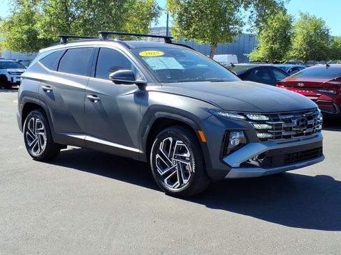 Certified 2025 Hyundai Tucson Limited AWD/4WD image 7