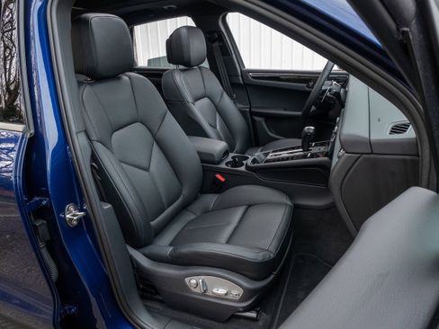 Certified 2025 Porsche Macan image 35