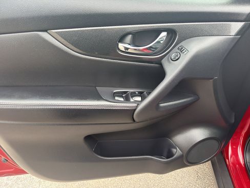 Used 2015 Nissan Rogue SL w/ SL Premium Package image 13