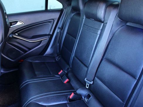 Used 2018 Mercedes-Benz CLA 250 image 15