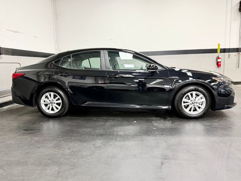 Used 2026 Toyota Camry LE FWD image 5