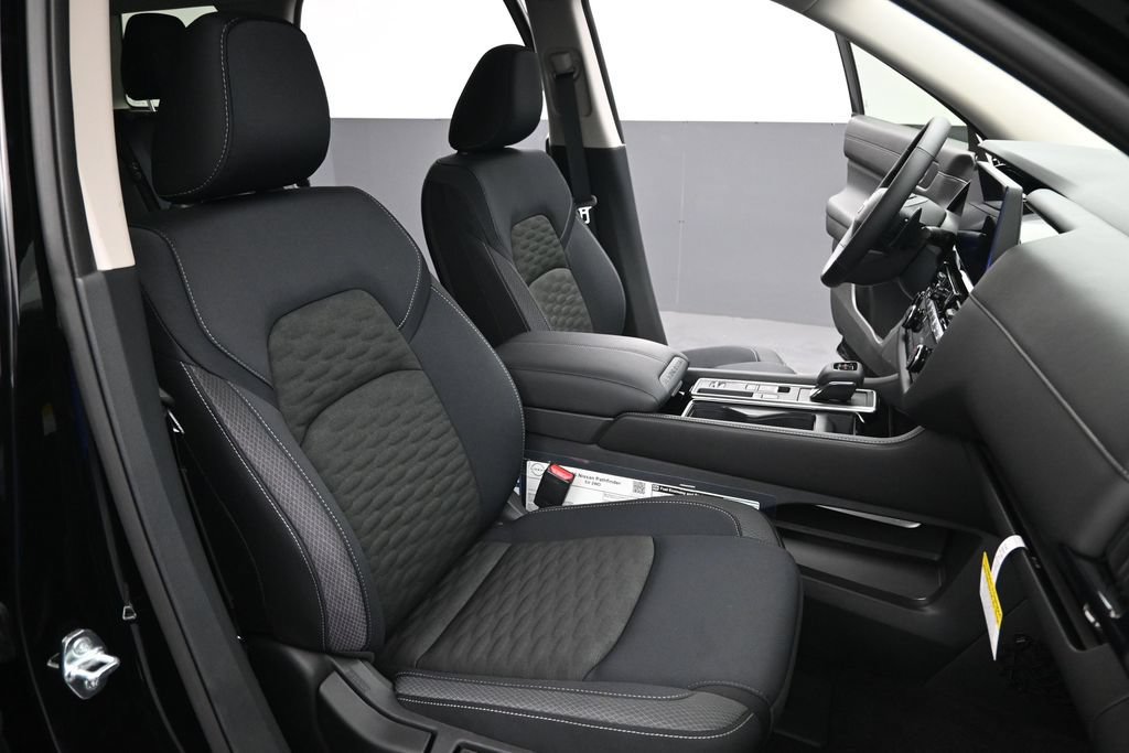 New 2026 Nissan Pathfinder SV w/ SV Premium Package FWD image 29