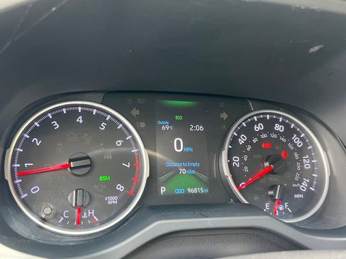 Used 2019 Toyota RAV4 XLE Premium w/ Cold Weather Package AWD/4WD image 23