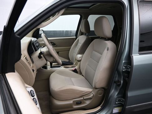 Used 2007 Ford Escape XLT image 17