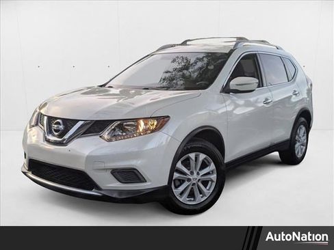 Used 2015 Nissan Rogue SV image 1