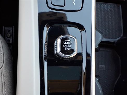 Certified 2023 Volvo XC60 B5 Plus w/ Protection Package Premier image 24