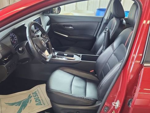 Used 2022 Nissan Sentra SR w/ SR Premium Package FWD image 5