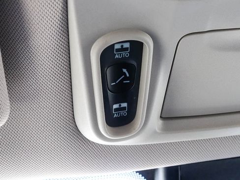 Used 2019 Chrysler Pacifica Limited FWD image 34