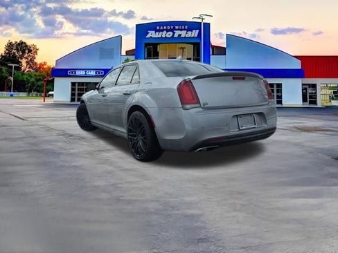 Used 2018 Chrysler 300 S w/ 300S Premium Group image 5