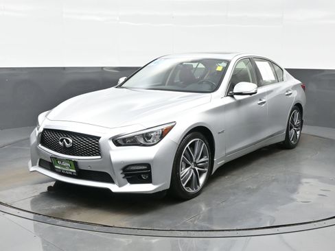 Used 2014 INFINITI Q50 Sport w/ Deluxe Technology Package image 2