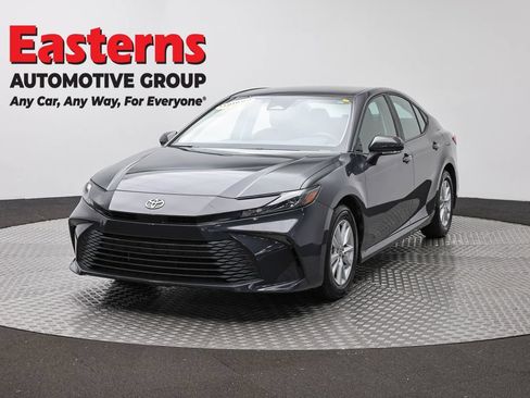 Used 2025 Toyota Camry LE FWD image 1