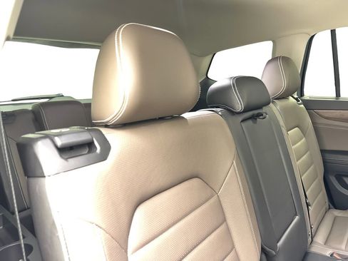 Used 2025 Volkswagen Atlas SEL AWD/4WD image 45