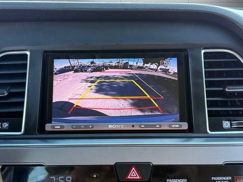 Used 2015 Hyundai Sonata SE w/ Option Group 09 FWD image 30