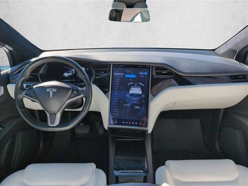 Used 2021 Tesla Model X Long Range image 18