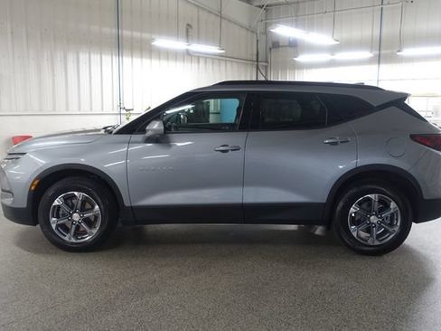 Used 2024 Chevrolet Blazer LT w/ Convenience Package FWD image 4