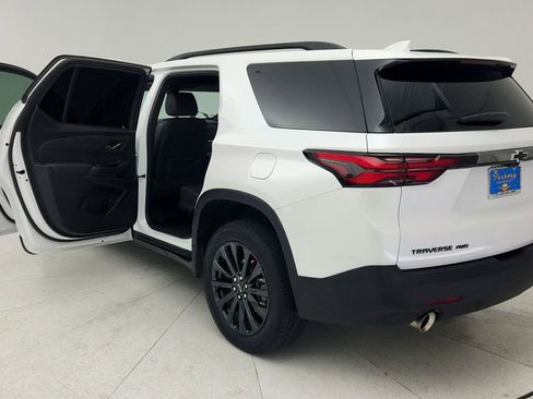 Used 2023 Chevrolet Traverse RS AWD/4WD image 12