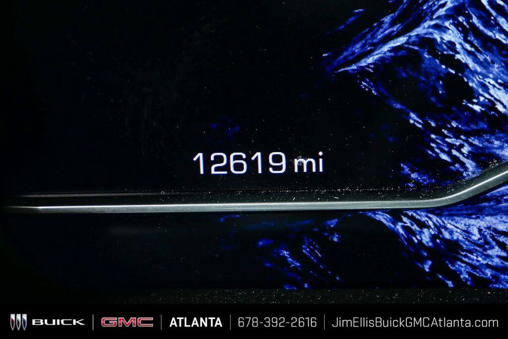 Used 2024 GMC Sierra 1500 AT4 w/ Technology Package AWD/4WD image 10