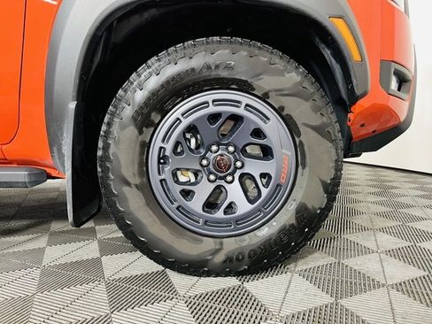 Used 2025 Nissan Frontier PRO-4X image 6