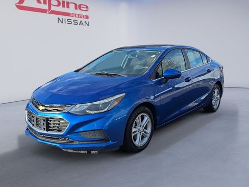 Used 2018 Chevrolet Cruze LT image 1