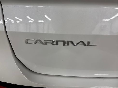 Used 2024 Kia Carnival SX Prestige image 15