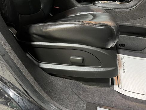 Used 2012 GMC Acadia SLT FWD image 17