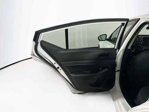 Used 2023 Nissan Altima 2.5 SV FWD image 25