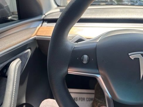 Used 2025 Tesla Model Y Long Range AWD/4WD image 15