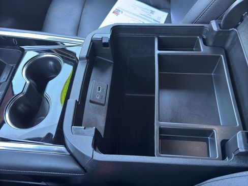 Used 2025 Chevrolet Tahoe LT image 34