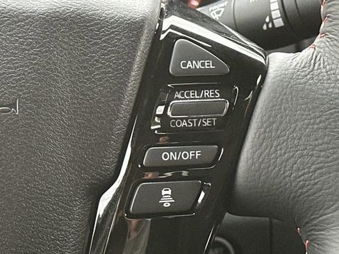 Used 2025 Nissan Frontier PRO-4X w/ Pro Convenience Package image 11