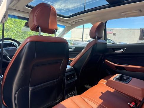 Used 2019 Ford Edge Titanium w/ Equipment Group 301A AWD/4WD image 28