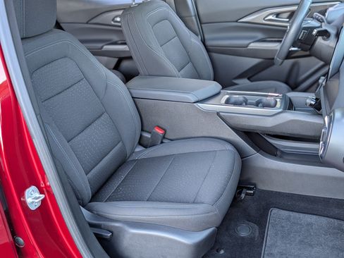 Used 2025 Chevrolet Equinox EV LT image 19