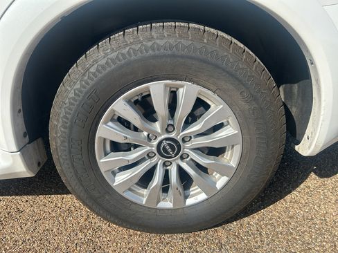 Used 2024 Nissan Armada SV AWD/4WD image 9