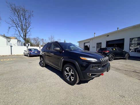 Used 2014 Jeep Cherokee Trailhawk w/ Leather Interior Group image 5