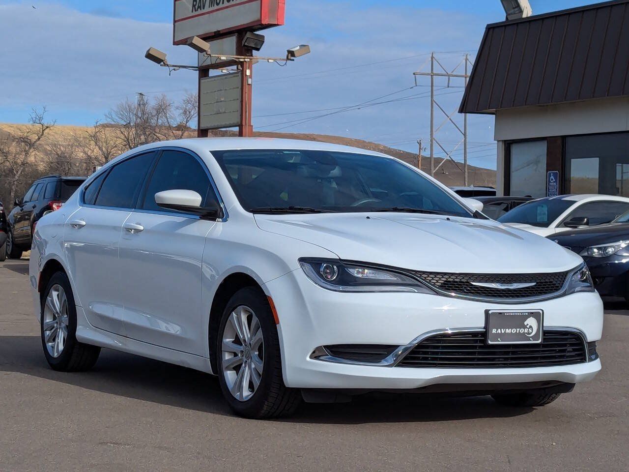 Used 2015 Chrysler 200 Limited FWD image 5