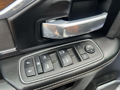 Used 2022 RAM 2500 Laramie AWD/4WD image 18