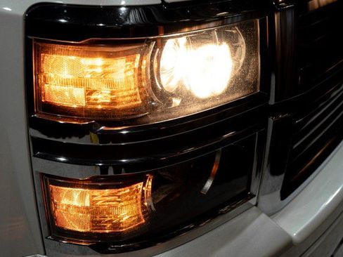 Used 2015 Chevrolet Silverado 1500 High Country w/ High Country Premium Package RWD image 8