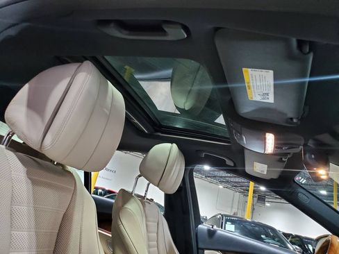 Used 2020 Mercedes-Benz E 350 Sedan image 16