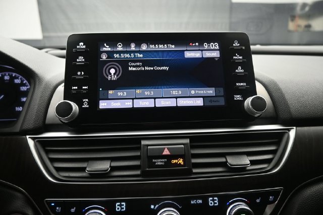 Used 2018 Honda Accord Touring image 12