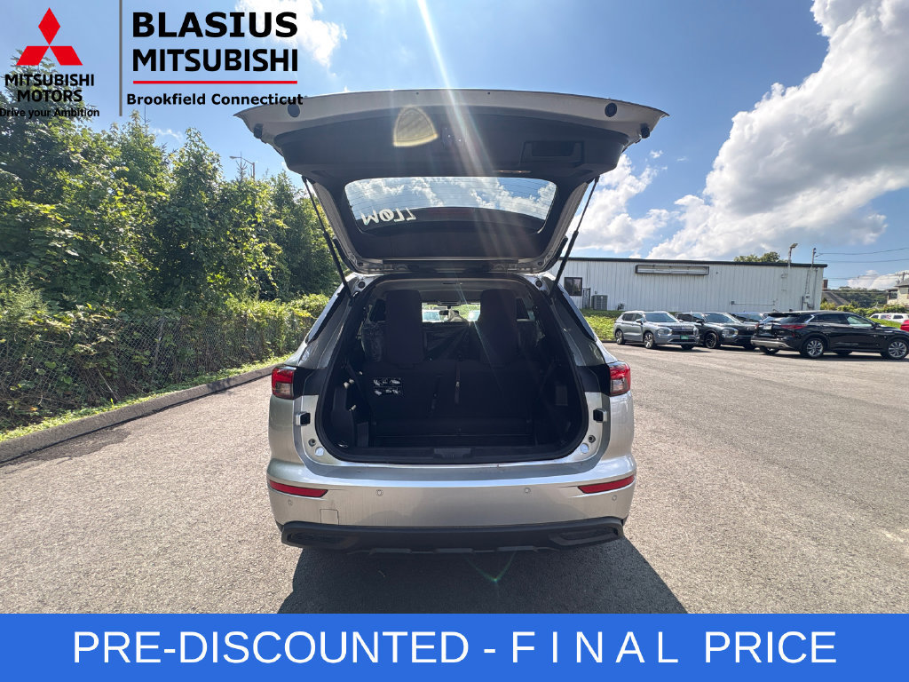 Used 2025 Mitsubishi Outlander ES AWD/4WD image 47