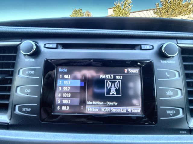 Used 2019 Toyota Highlander LE FWD image 16
