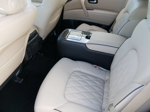 Used 2024 Nissan Armada Platinum w/ Captain's Chairs Package RWD image 30