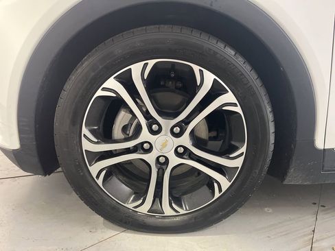 Used 2018 Chevrolet Bolt Premier w/ Driver Confidence II Package image 13