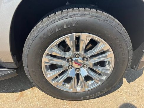 Used 2025 GMC Yukon Denali AWD/4WD image 38