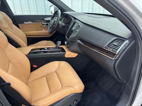 Used 2019 Volvo XC90 T6 Momentum image 38