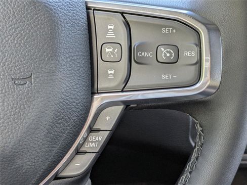 New 2026 RAM 2500 Laramie AWD/4WD image 28