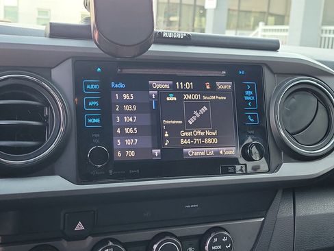 Used 2019 Toyota Tacoma TRD Sport w/ Technology Package image 26