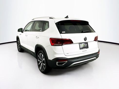 Used 2024 Volkswagen Taos SE image 5