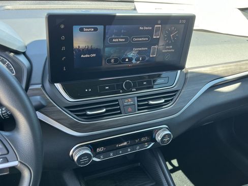 New 2026 Nissan Altima 2.5 SV FWD image 9
