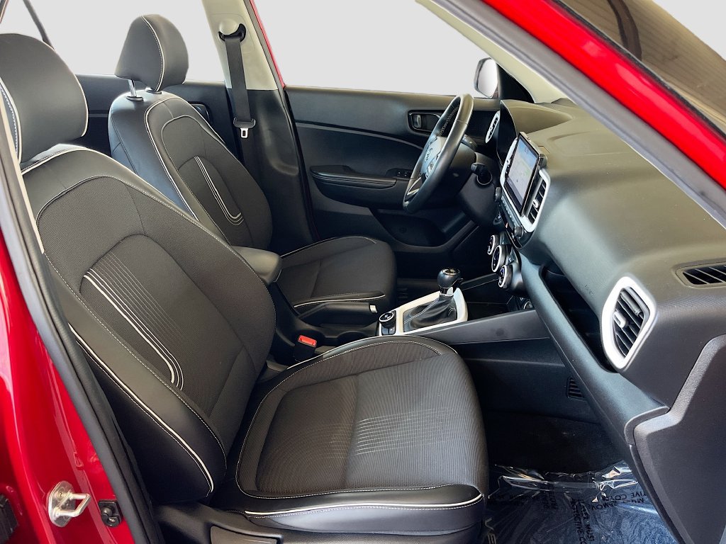 Used 2022 Hyundai Venue Limited FWD image 27