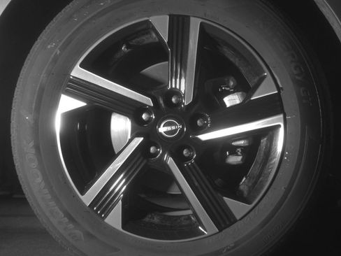 Used 2025 Nissan Sentra SV FWD image 12